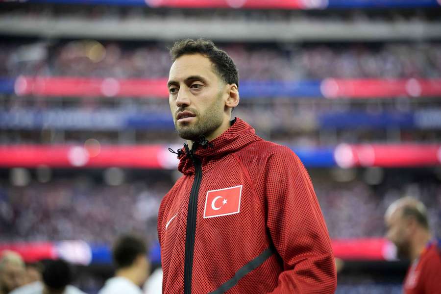 Inter, il Fenerbahce torna su Calhanoglu: contatti avviati e distanza sulla valutazione Inter, il Fenerbahce torna su Calhanoglu: contatti avviati e distanza sulla valutazione