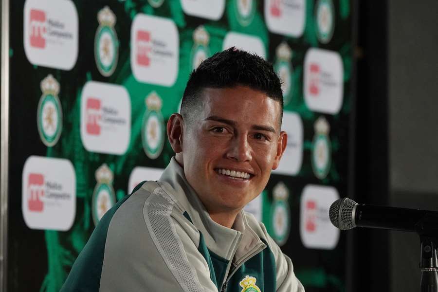 James Rodríguez habla en su presentación con León.