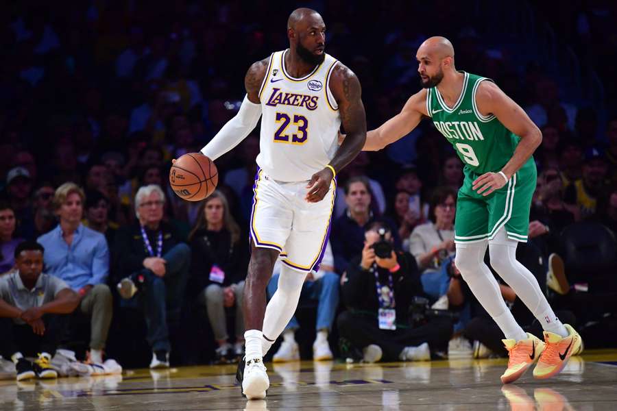 James prekonal métu 43 000 bodov.