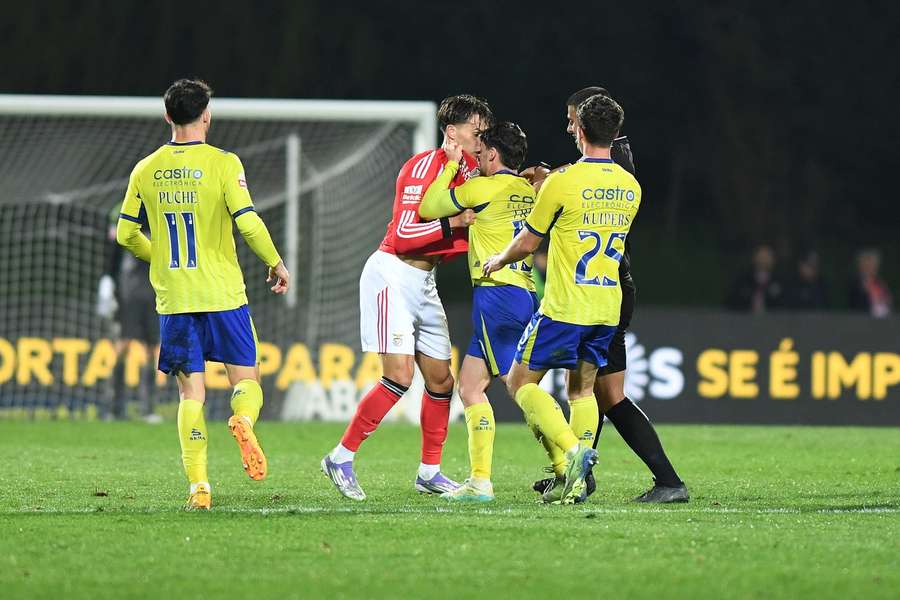 Trezza e Dedic trocaram agressões no final do Arouca-Benfica