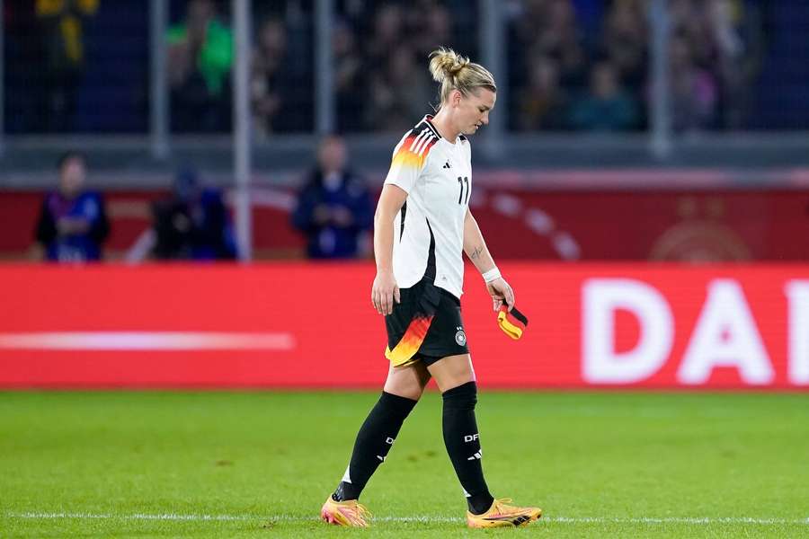 Alexandra Popp hat ihr Abschiedsspiel mit dem DFB-Team verloren.