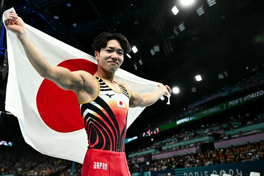 Shinnosuke Oka après sa médaille d'or.