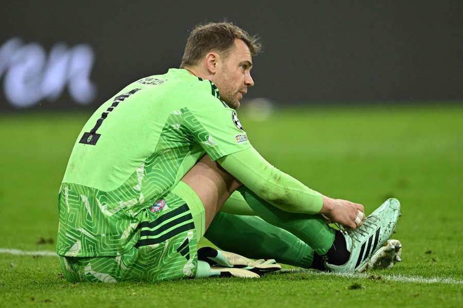Neuer nie je pripravený na ostrú akciu. Neuer nie je pripravený na ostrú akciu.