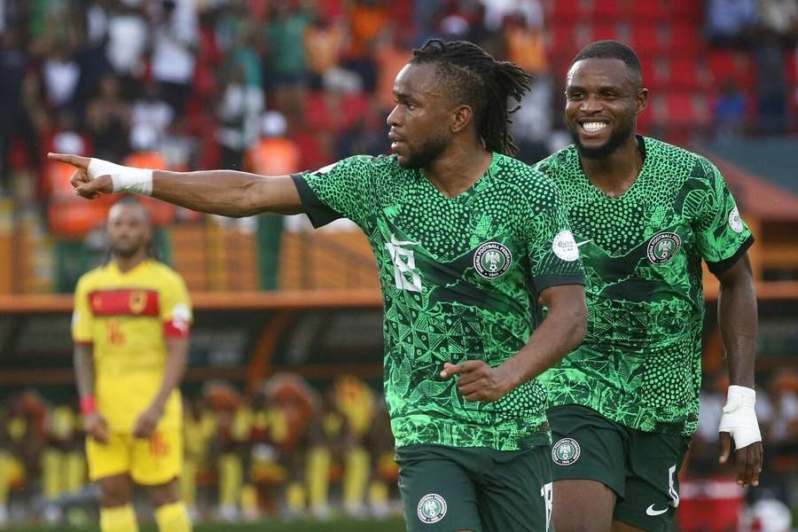Nigeria schlägt Angola in einem knappen Match.