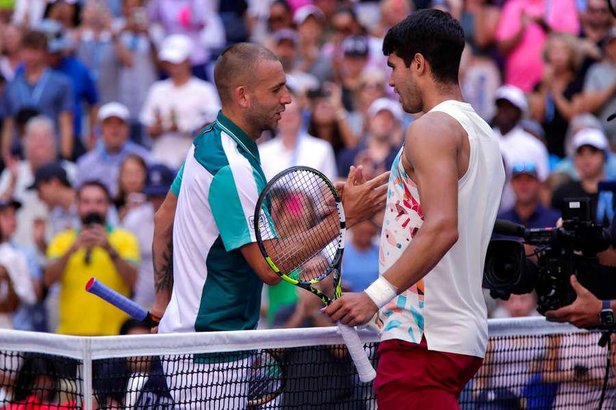 Die nächste Hürde genommen: Carlos Alcaraz schlägt Dan Evans