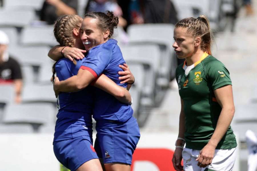 Sansus at the double as France down South Africa in World Cup opener