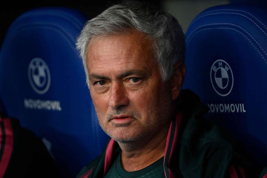 Mourinho, durante el partido en Riazor