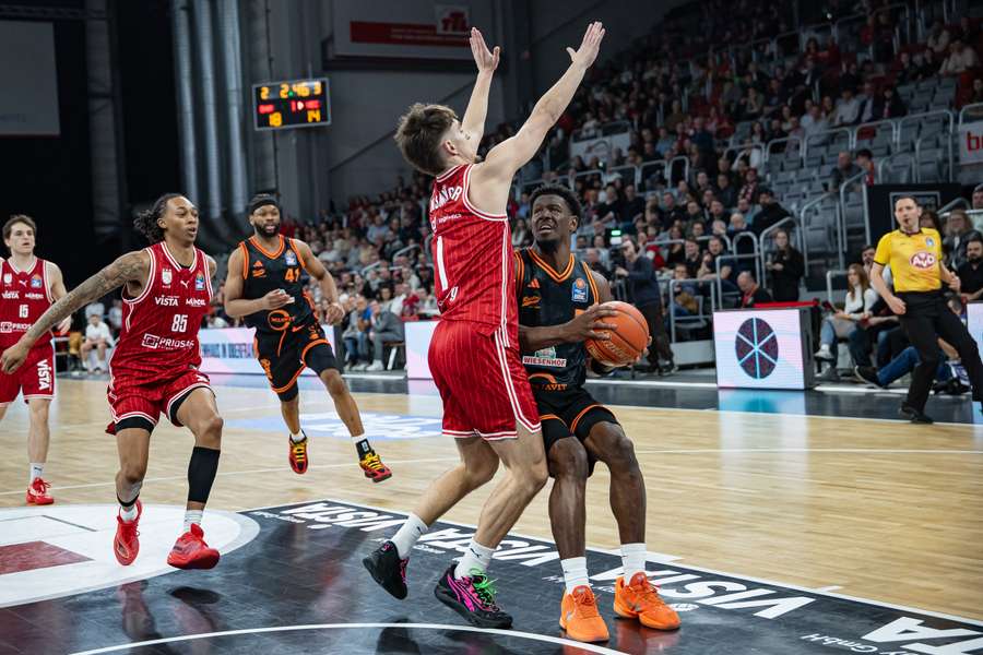 TJ Bamba intenta hacerse un hueco TJ Bamba intenta hacerse un hueco