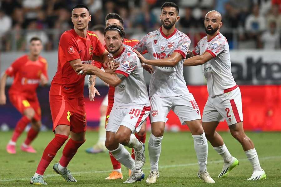 Dinamo în meciul cu FCSB din SuperLigă