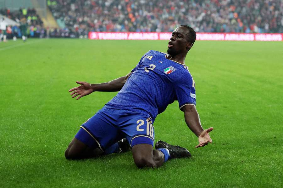 Michael Kayode celebra il suo primo gol in azzurro Michael Kayode celebra il suo primo gol in azzurro