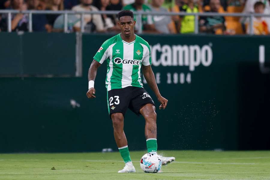 Junior Firpo, lesionado Junior Firpo, lesionado
