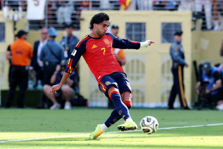 Ferran Torres avec l'Espagne pendant le Mondial. Ferran Torres avec l'Espagne pendant le Mondial.