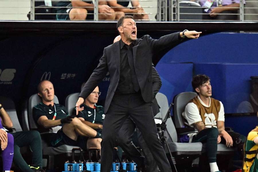 Popovic pokračuje na lavičke Austrálie. Popovic pokračuje na lavičke Austrálie.
