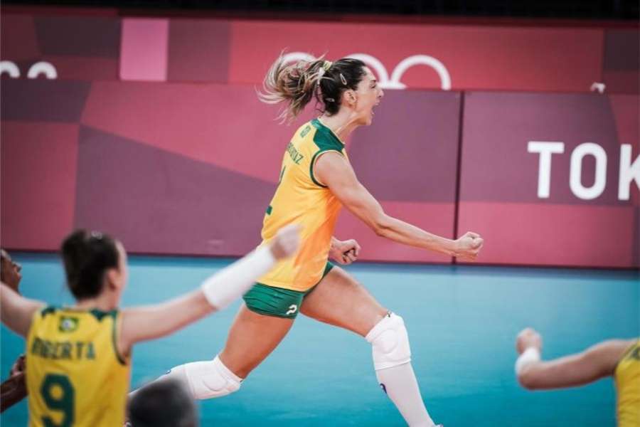 Aos 41 anos, Carol Gattaz é inspiração para seleção brasileira de vôlei no Mundial