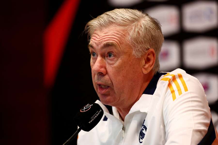 Ancelotti během tiskové konference před Superpohárem.