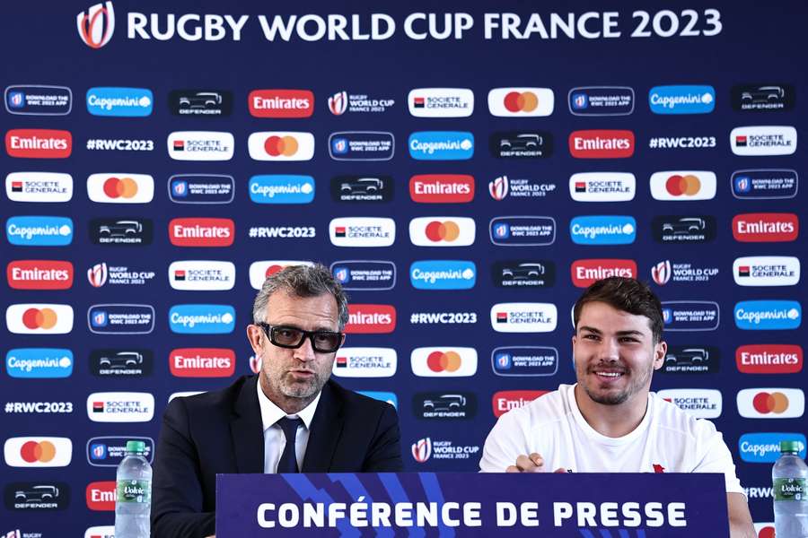 Fabien Galthié e Antoine Dupont à vontade a dois dias da partida.