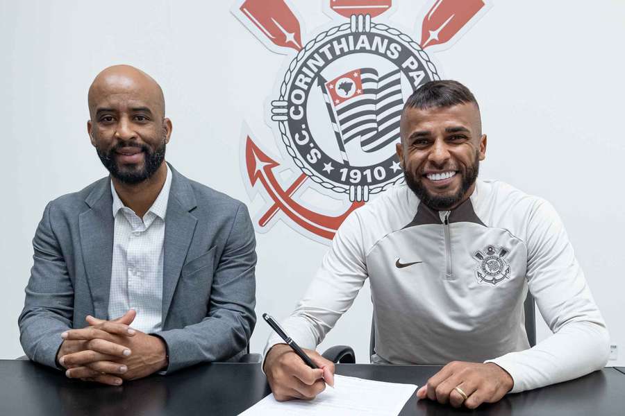 Alex Santana é reforço do Corinthians