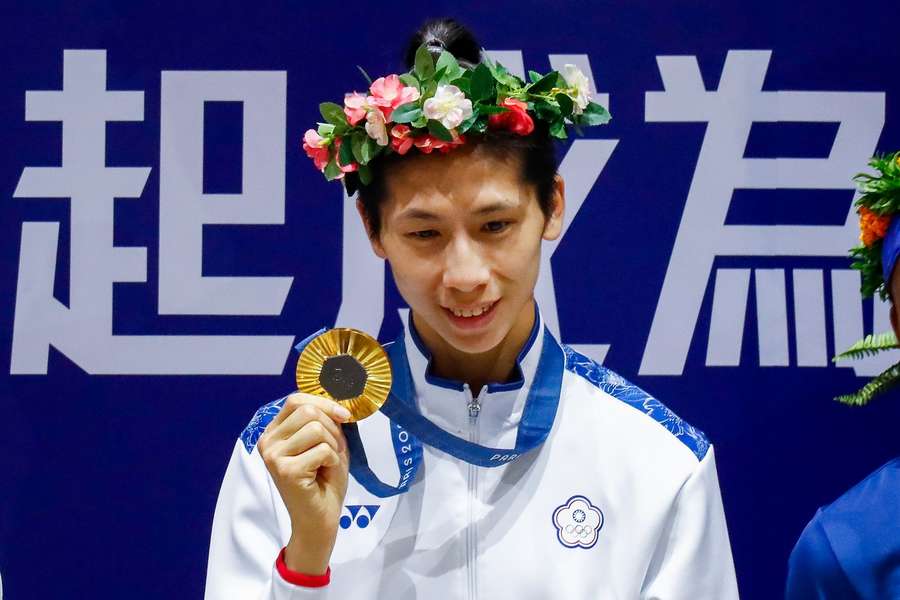 Taiwan leader praises Olympic boxing champion in gender row