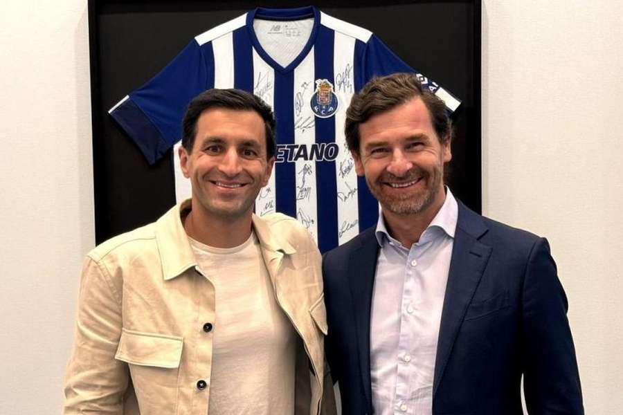 Chris Davis, presidente da New Balance, com André Villas-Boas