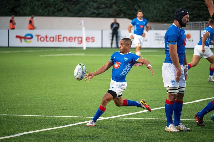 Damian Stevens is de scrum-half van Namibië