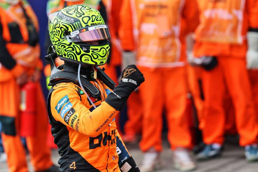 Lando Norris ovládol Veľkú cenu Brazílie. Lando Norris ovládol Veľkú cenu Brazílie.