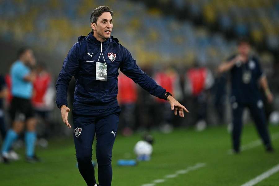 Zubeldía está pressionado no comando do Fluminense