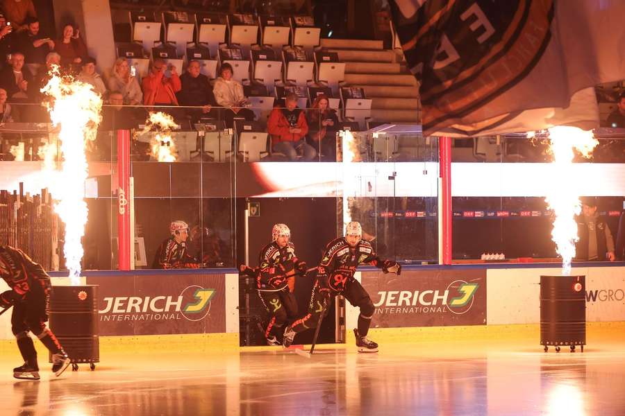 Der Meistertrainer bleibt - Dan Lacroix verlängert bei den 99ers