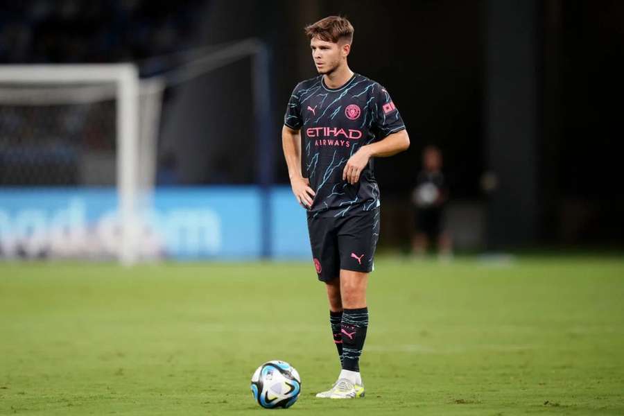 James McAtee tem contrato com o City até 2026
