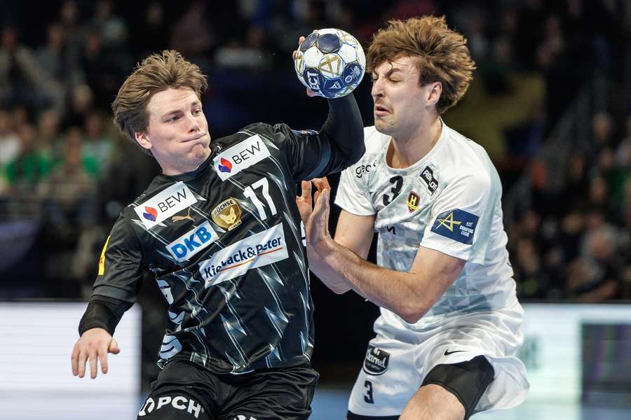 Nils Lichtlein zieht an Thibaud Briet vorbei.