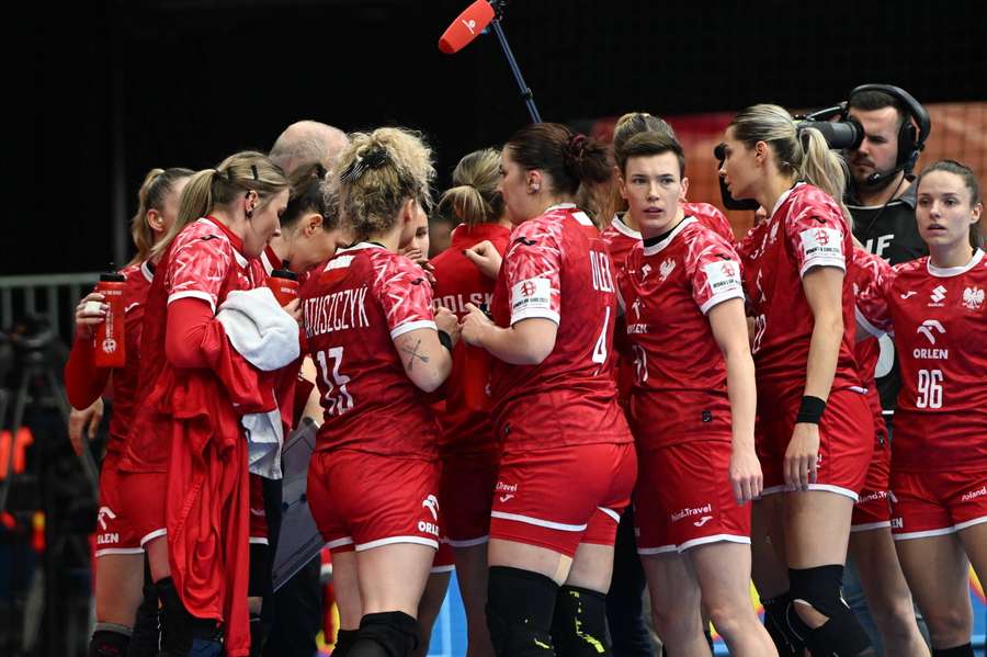 Dania w półfinale, Polska dziewiąta w  piłkarek ręcznych - 