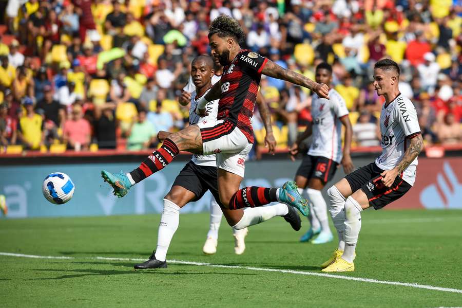 Flamengo vence Athletico Paranaense (1-0) e é tri da Libertadores