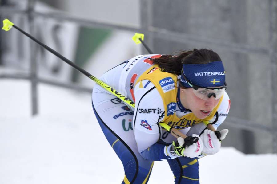 Svensk skisports-stjerne raser mod ufrivilligt kys ved idrætsgalla i ny bog