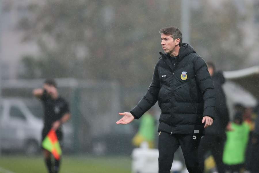 Vasco Seabra no banco do Arouca Vasco Seabra no banco do Arouca