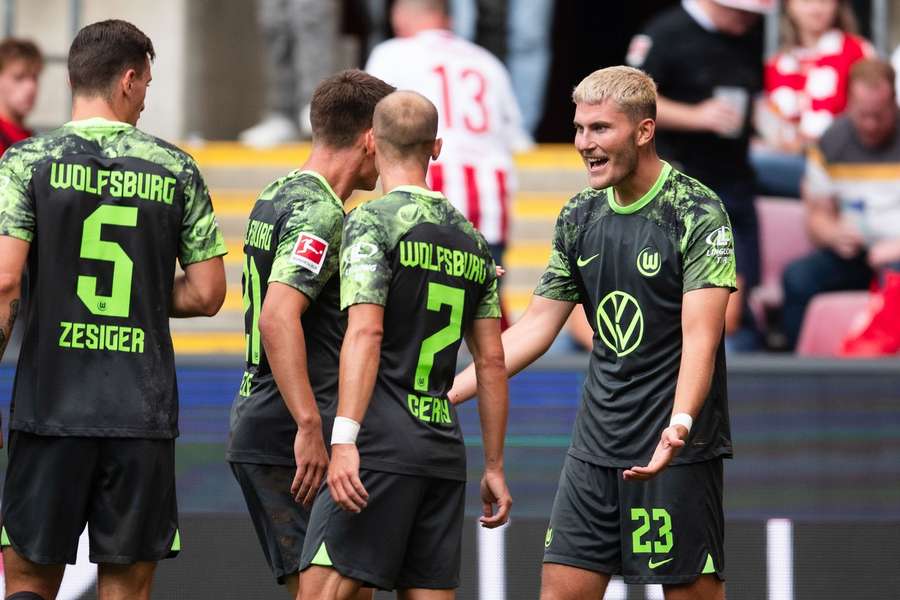 Wolfsburg-træner: "Jonas Wind er måske den bedste angriber i Bundesligaen" Wolfsburg-træner: "Jonas Wind er måske den bedste angriber i Bundesligaen"
