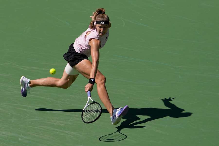 Karolína Muchová ve čtvrtfinálovém duelu v Indian Wells.