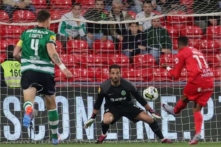 Antonio Adán ao serviço do Sporting