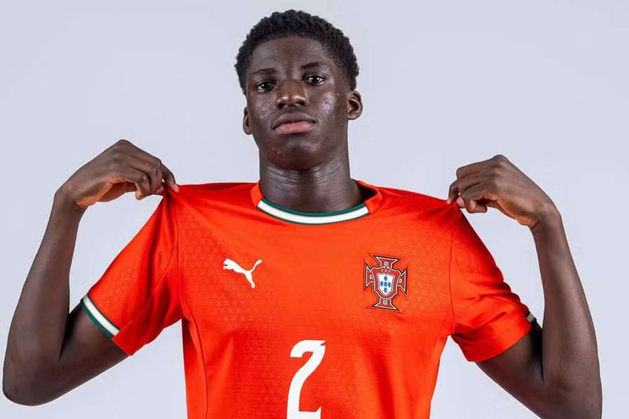 Daniel Banjaqui com as cores de Portugal