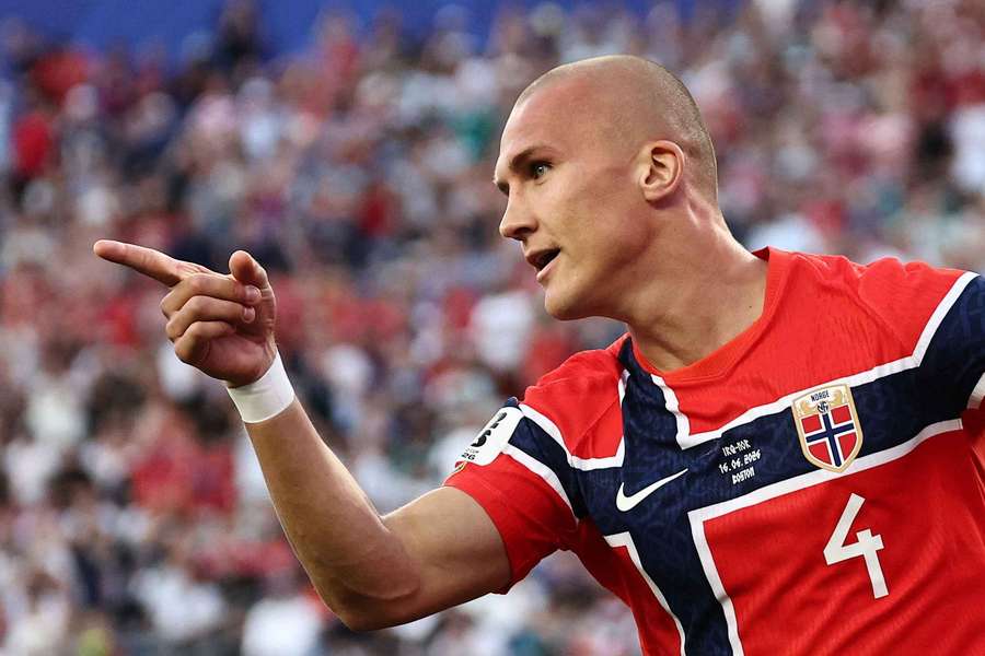 Ostigard został ojcem w czasie mundialu, był z żoną zdalnie w trakcie porodu Ostigard został ojcem w czasie mundialu, był z żoną zdalnie w trakcie porodu