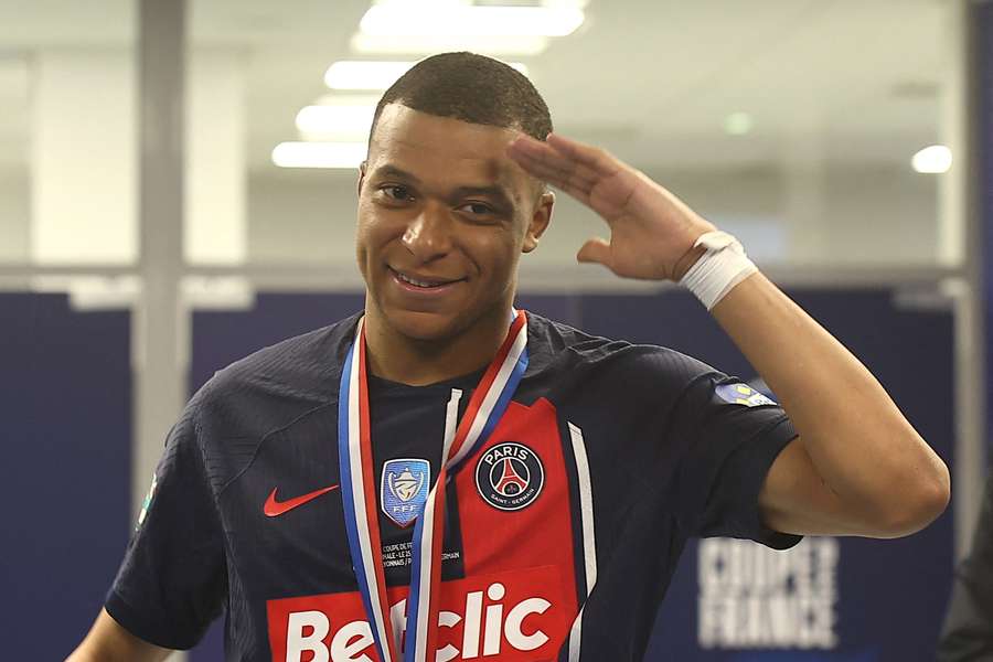 A renovação de Mbappé com o PSG foi cercada de polêmica A renovação de Mbappé com o PSG foi cercada de polêmica