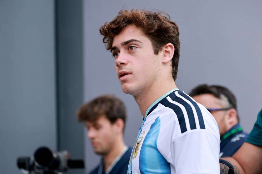 Colapinto zůstává jezdcem týmu Alpine. Colapinto zůstává jezdcem týmu Alpine.