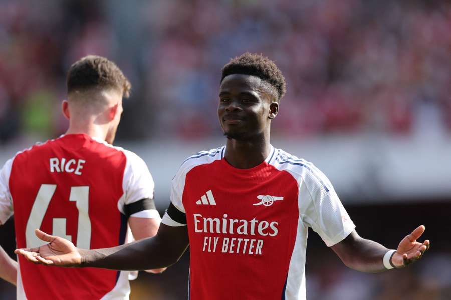 Saka foi o protagonista da vitória do Arsenal sobre os Wolves