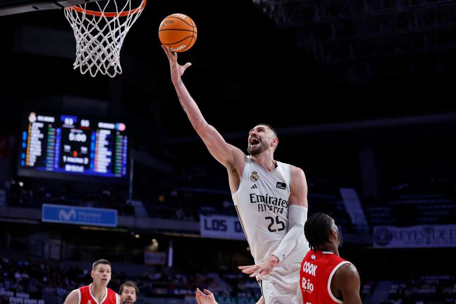 Alex Len, lesionado en la fascia plantar de su pie izquierdo