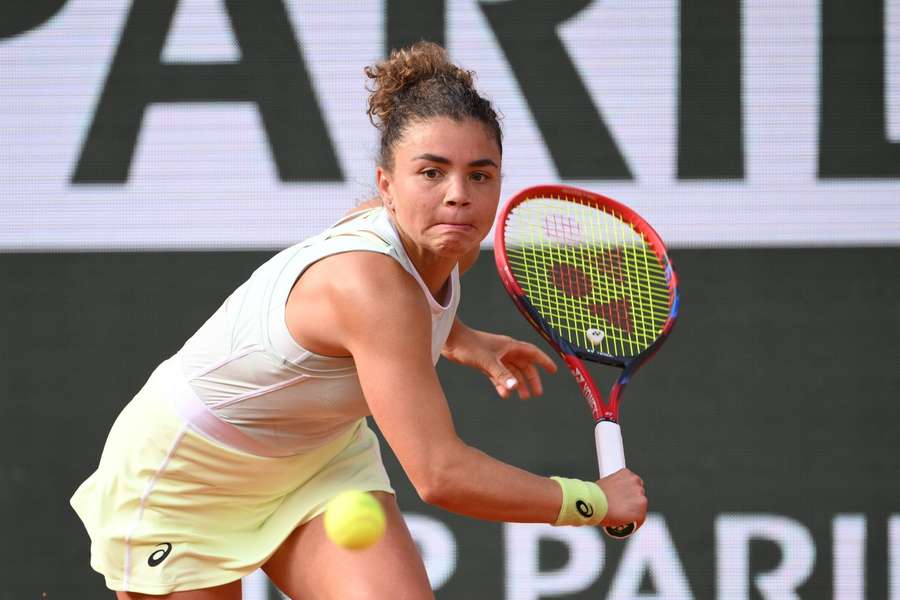 Jasmine Paolini in actie op het gravel van Parijs