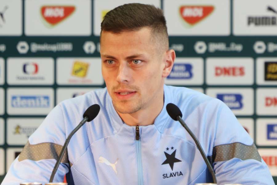 Tomáš Holeš na tiskové konferenci před finále MOL Cupu.