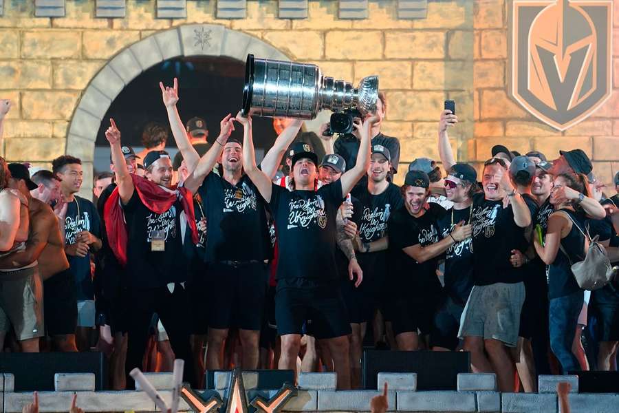 Rycerze świętują zdobycie Pucharu Stanleya