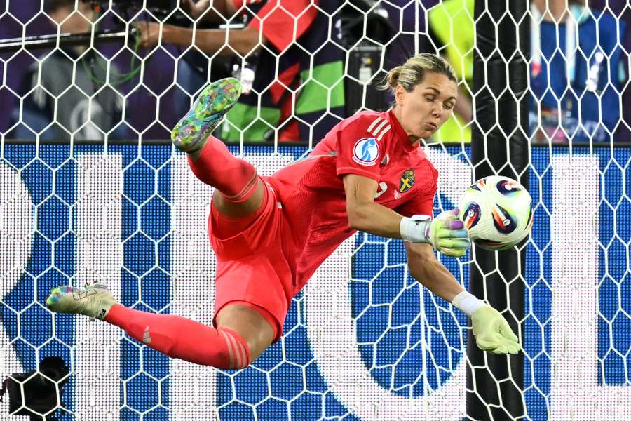 Jennifer Falk parierte gegen England gleich vier Strafstöße