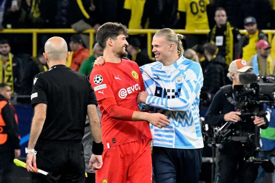 Erling Haaland (r.) beim Wiedersehen mit dem BVB im Jahr 2022 Erling Haaland (r.) beim Wiedersehen mit dem BVB im Jahr 2022