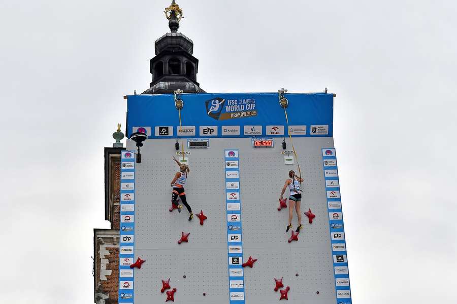 Ścianka wspinaczkowa na Rynku Głównym w Krakowie 