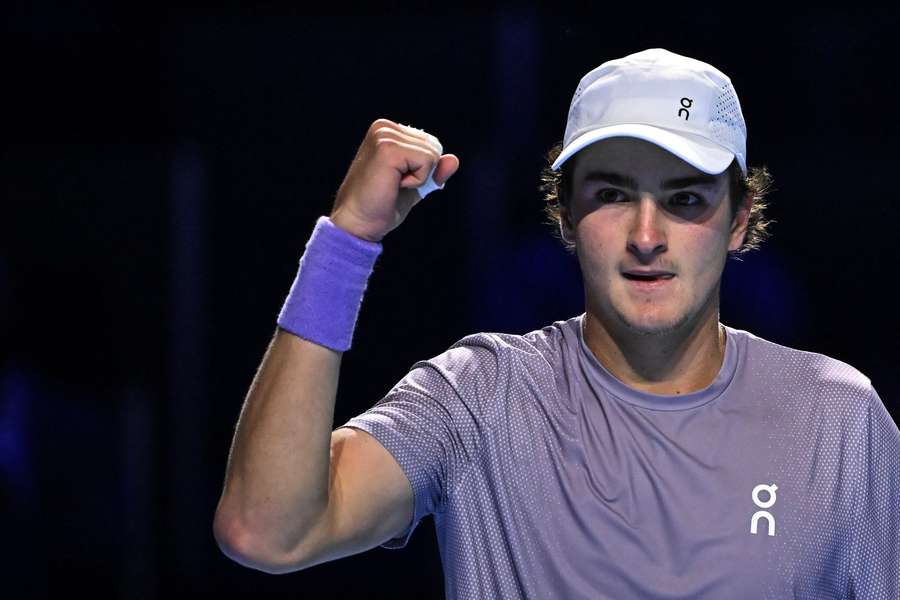 João Fonseca virou a partida antes de Shapovalov retirar-se