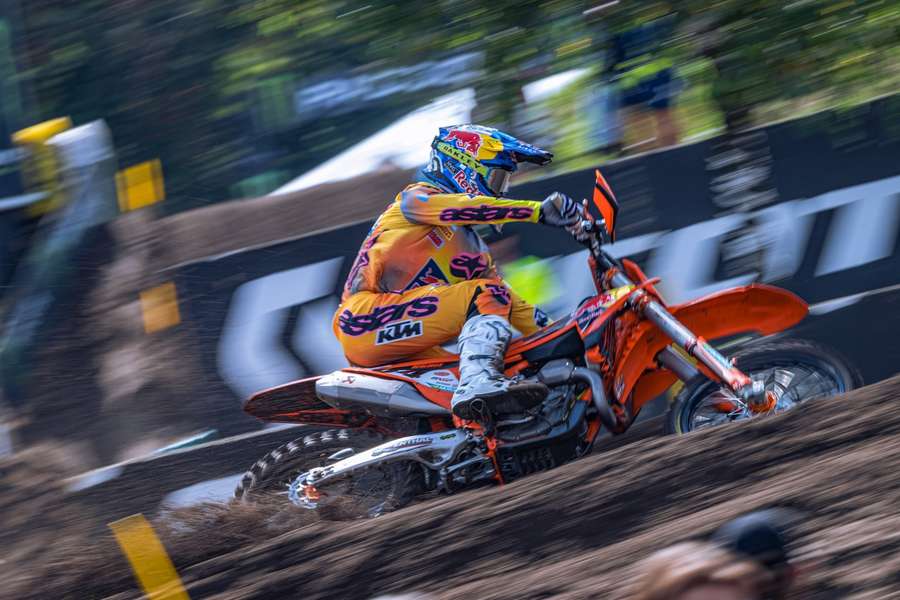 Jeffrey Herlings in actie in Arnhem